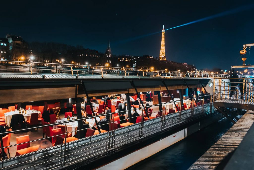 Bateaux Mouches sur la Seine